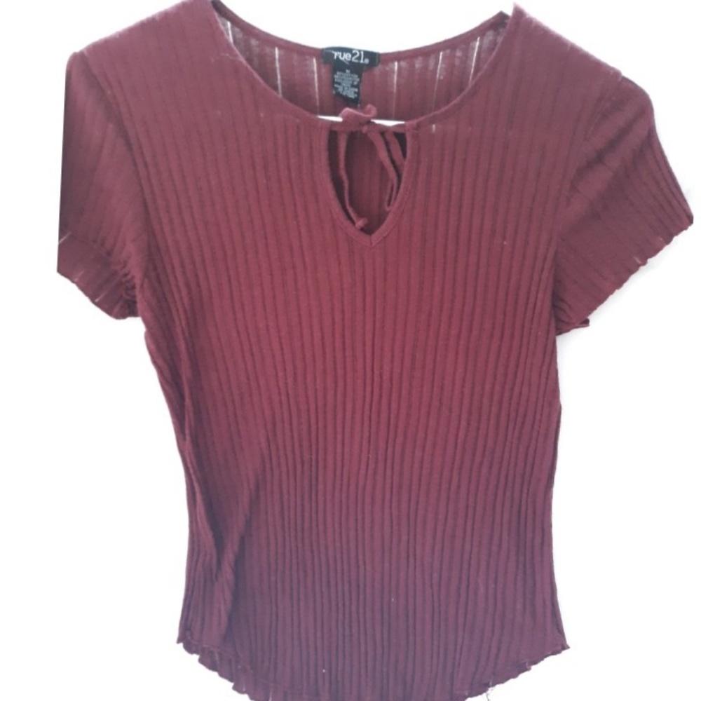 maroon tie shirt